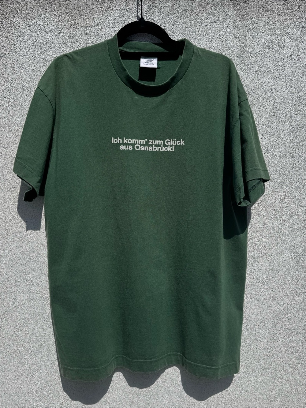 RARE Vetements aw17 Demna Gvasalia Era T-shirt   Mens Size L 100% Authentic